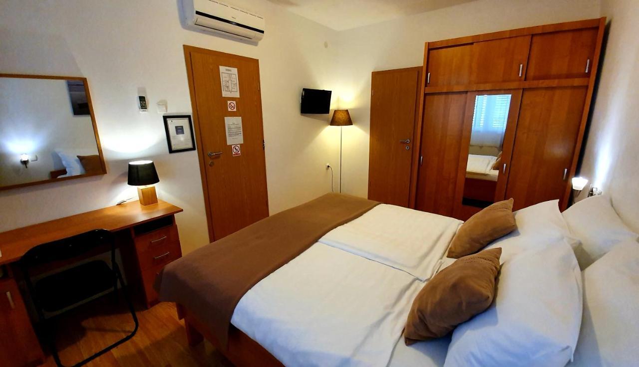 Adriasobe Hotel Vodice Exterior foto