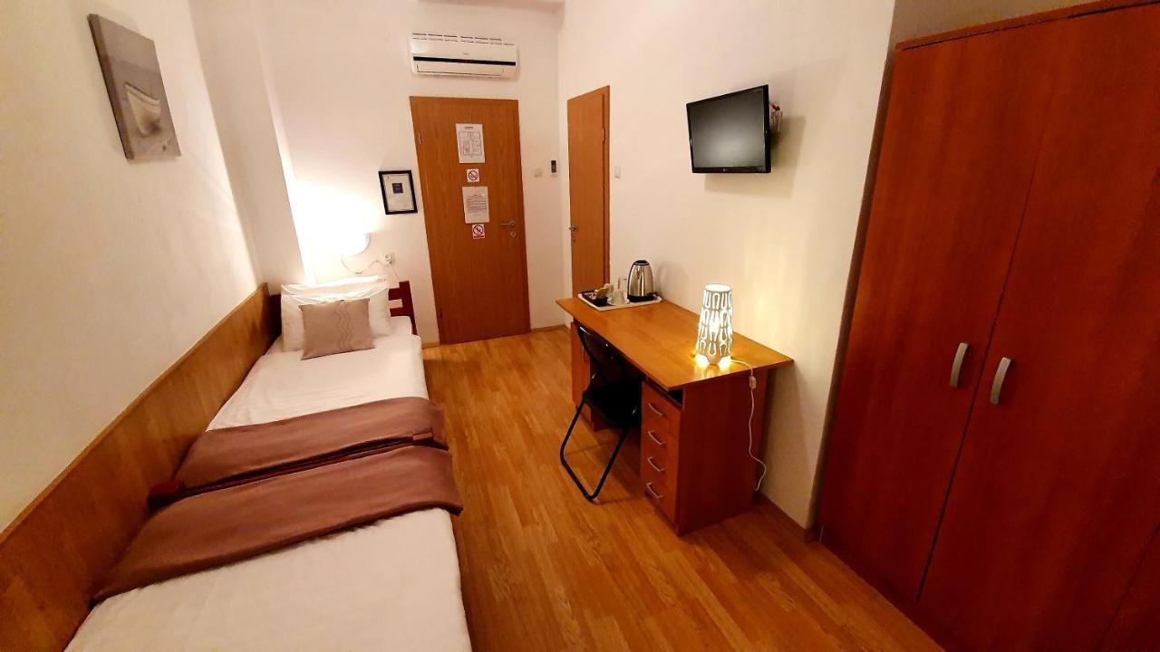 Adriasobe Hotel Vodice Exterior foto